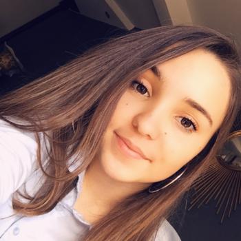 Baby-sitter in Vertou: Lucia