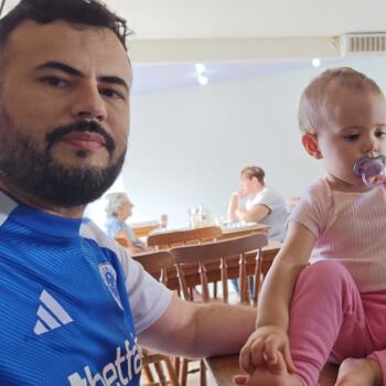 Emprego de babá em Uberlândia: emprego de babá Robson