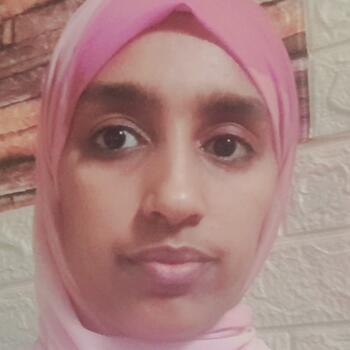 Babysitter in Al Basātīn: Yusra