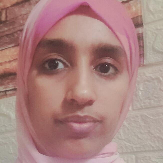 Babysitter in Al Basātīn: Yusra
