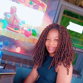 جليسة أطفال دبي: Patricia