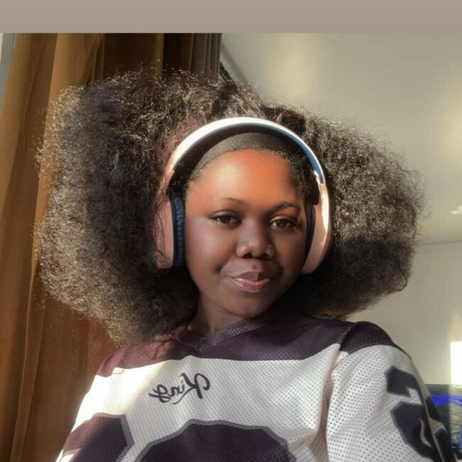 Babysitter in Stains: Ernestine