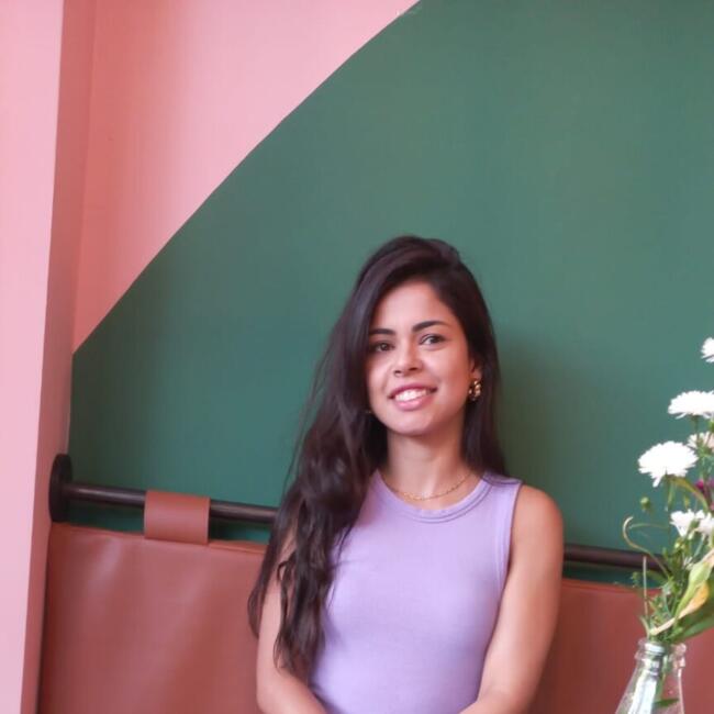 Babysitter in Maringá: Nathalia