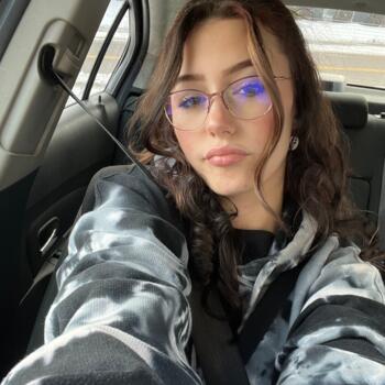 Nanny in Pocatello: Alyx