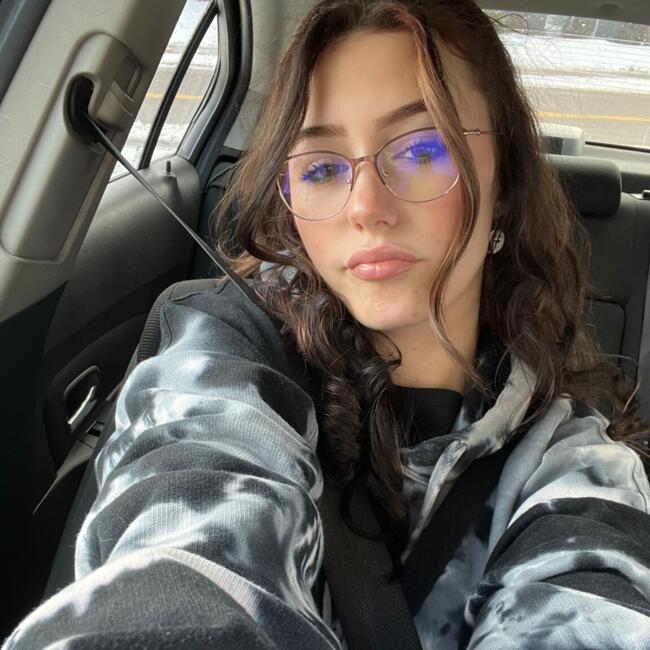 Nanny in Pocatello: Alyx