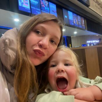 Babysitter in Lisbon: Kira 