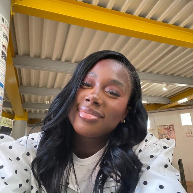 Babysitter in Le Mesnil-Esnard: Loa-ann