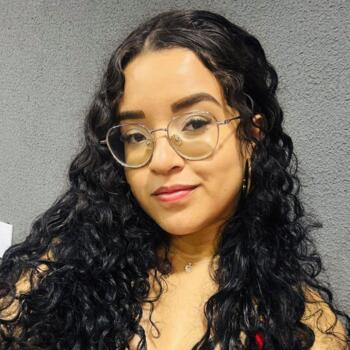 Babá Campo Grande: Larissa