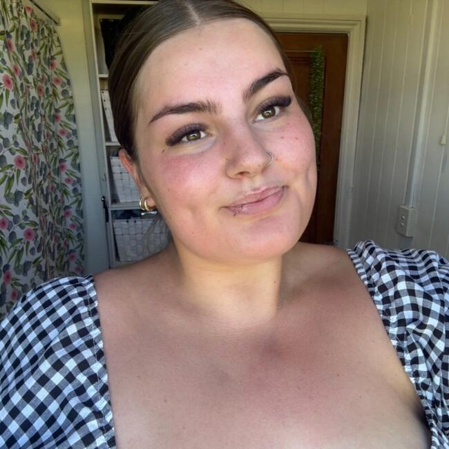 Babysitter in Christchurch: Ariana