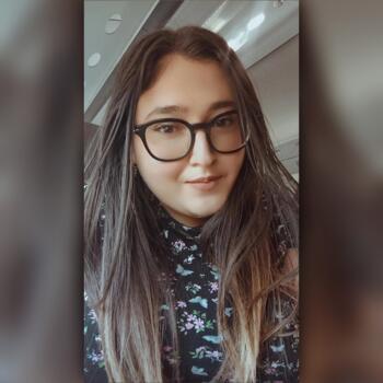 Babysitter a Giugliano: Emanuela