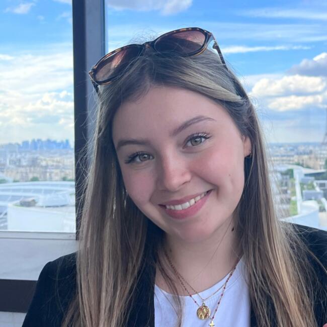 Babysitter in Clermont-Ferrand: Zoélie