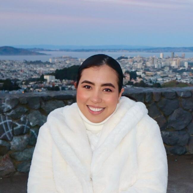 Babysitter in San Juan: María