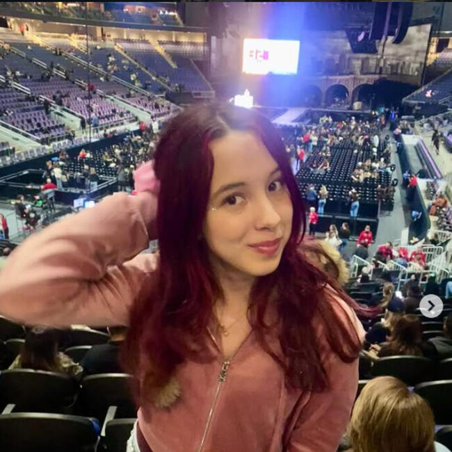 Babysitter in Copiague: Megan