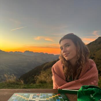 Babysitter in Lausanne: Emily