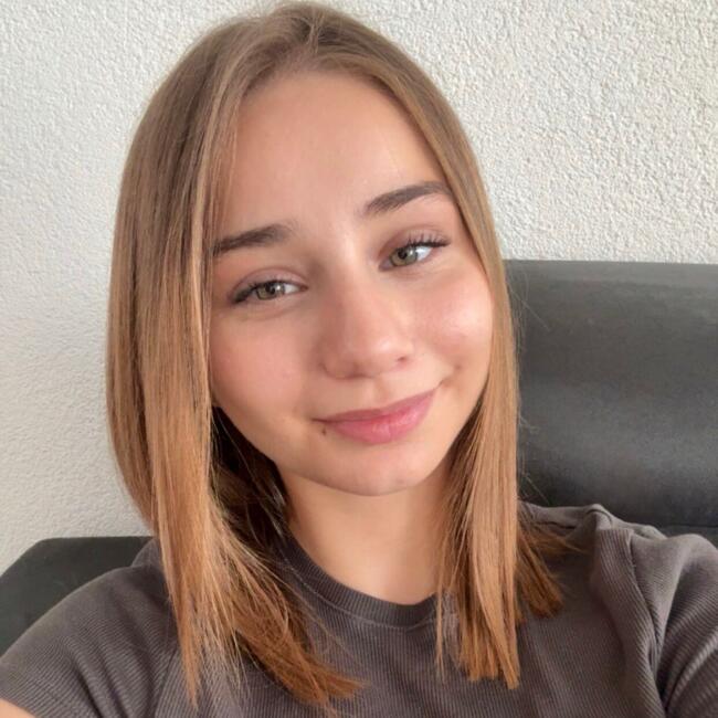 Babysitter in Dison: Zeynep