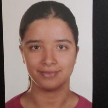 Babysitter El Paraíso: Nouhaila