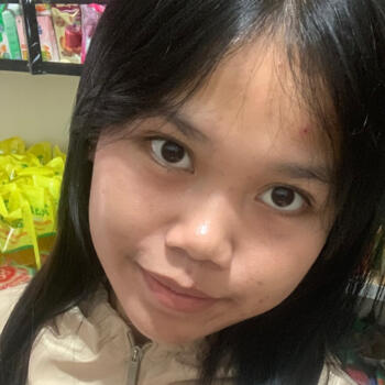 Babysitter di Kota Bekasi: Tita
