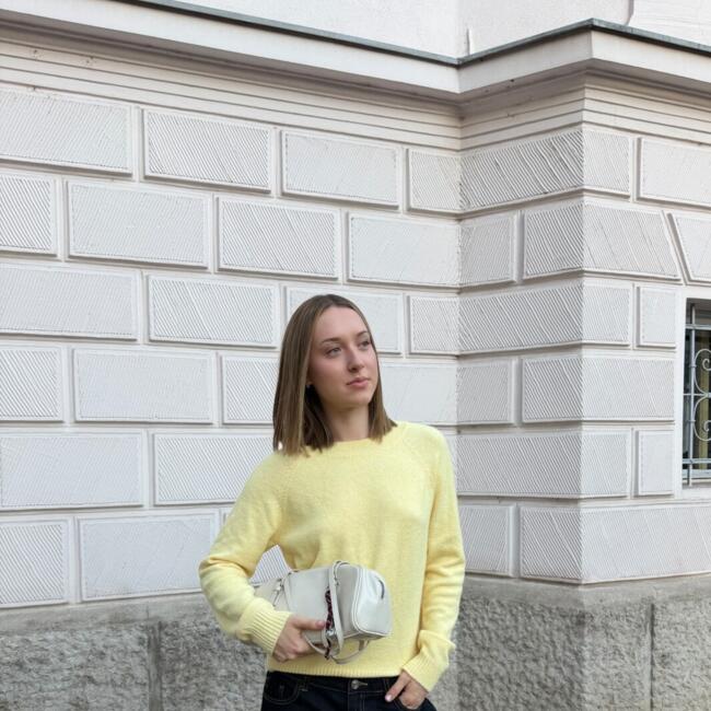 Babysitter in Ljubljana: Mina