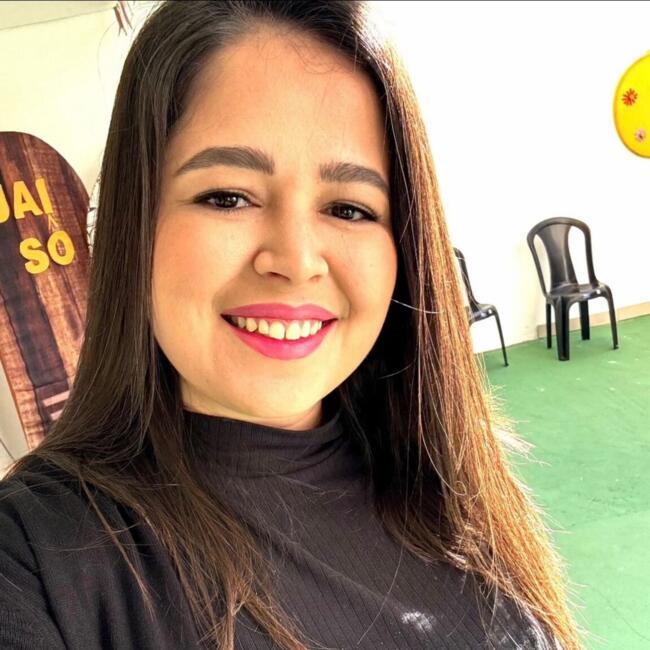 Babysitter in Juiz de Fora: Júlia