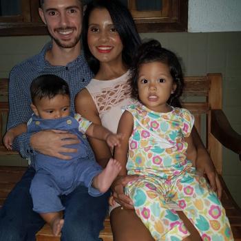 Emprego de babá em Brasília: emprego de babá Roberta