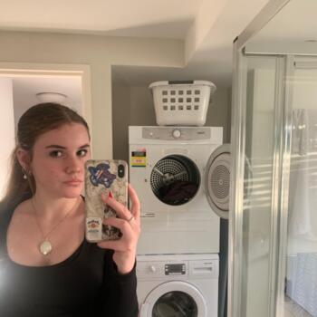 Babysitter Sunshine Coast: Hannah