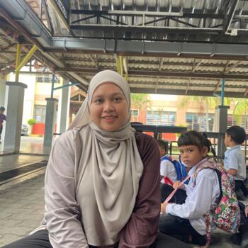 Babysitter Shah Alam: Emeera batriesya
