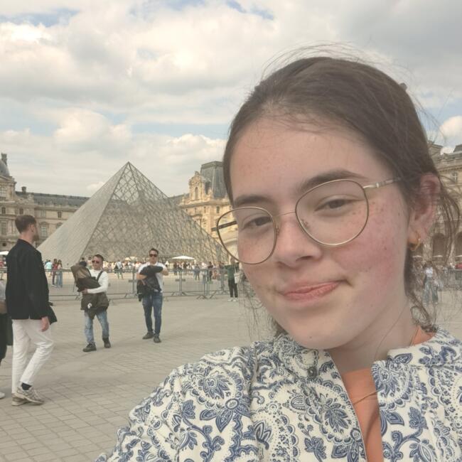 Babysitter in Haacht: Jente