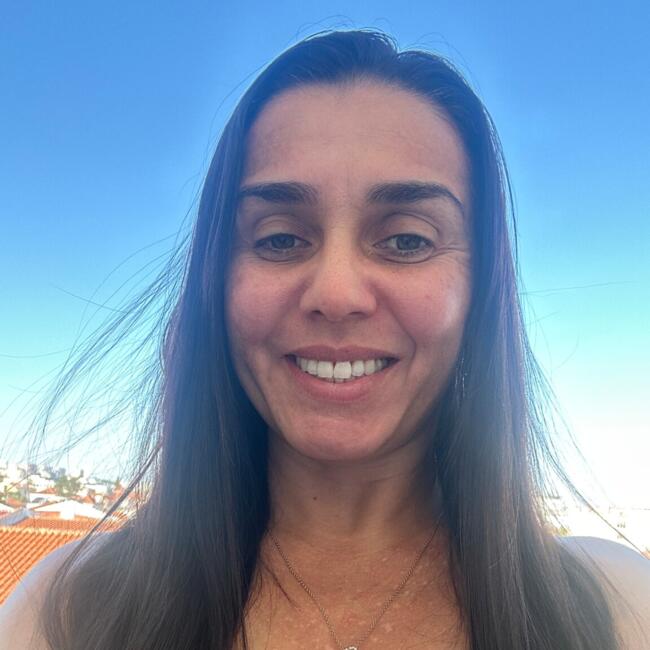 Childminder in Linda a Velha: Sunamita