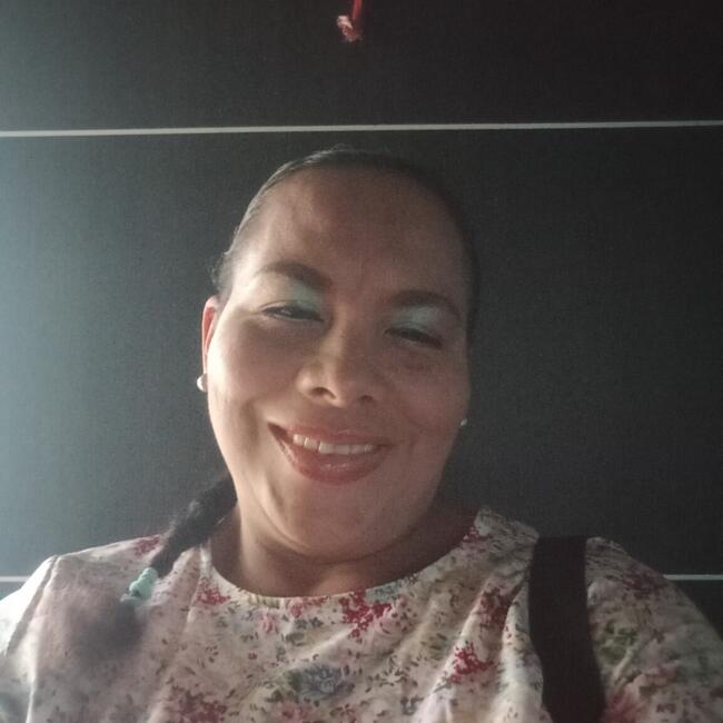 Babysitter in Bique: Mirna