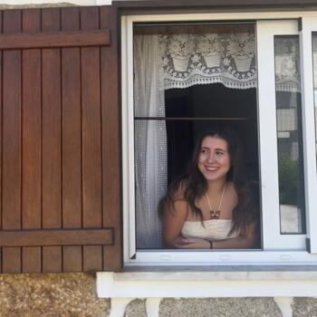 Babysitter em Ermesinde: Ariana