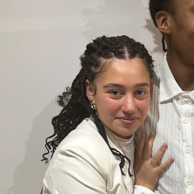 Babysitter in Épinay-sous-Sénart: Sarah