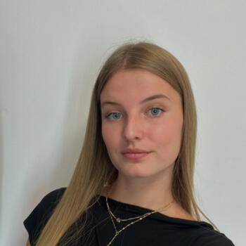 Babysitter Saint-Georges-des-Coteaux: Jade