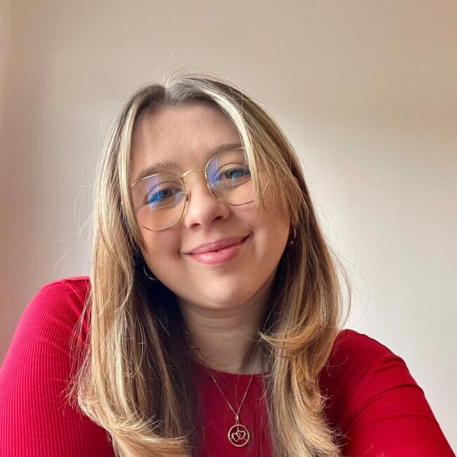 Babysitter in Baguer-Morvan: Isaline