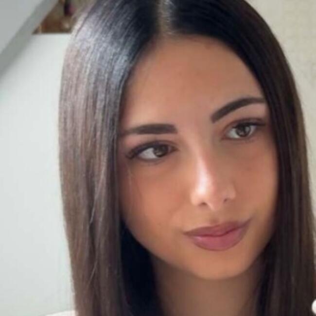 Babysitter in Saint-Georges-le-Gaultier: Celia