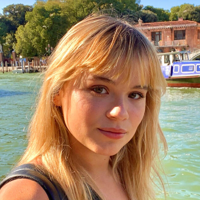 Babysitter in Paris: Luisa B