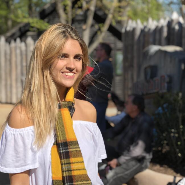 Babysitter in Byron Bay: Bela