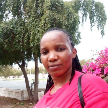 جليسة أطفال في الدوحة: Lydia