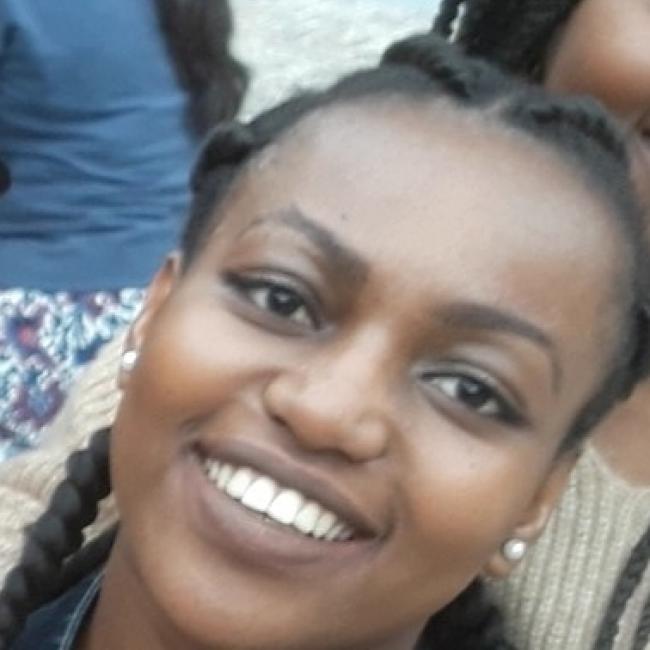 Babysitter in Namür: Nassira