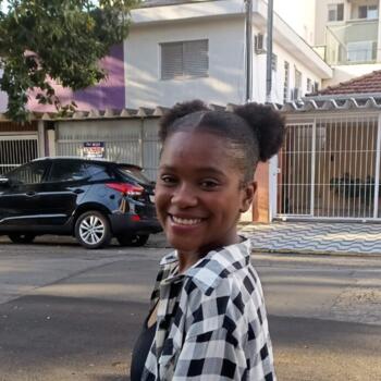Babysitter in São Paulo (São Paulo): Caroline