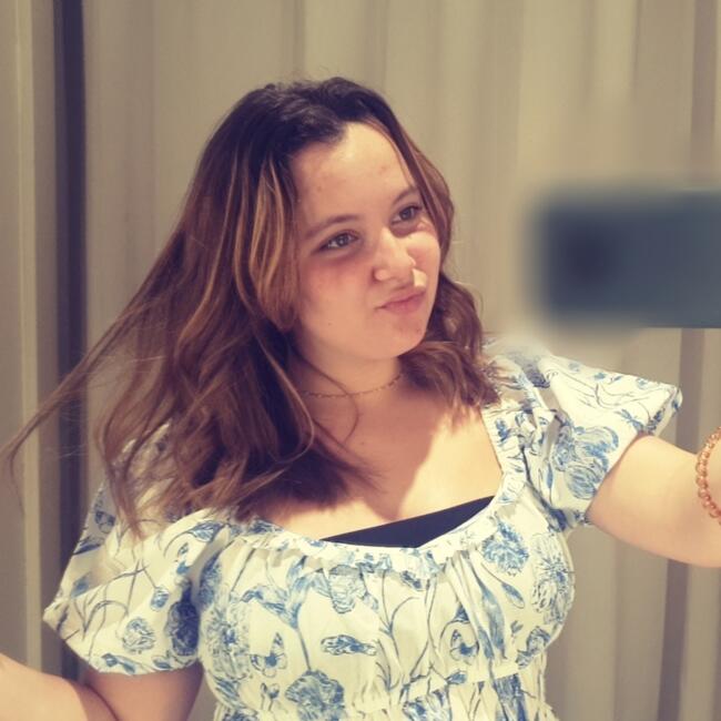 Babysitter in Samoreau: Louna