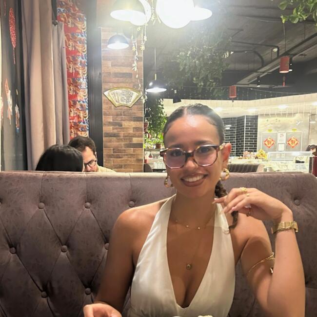 Babysitter in Milly-la-Forêt: Lina