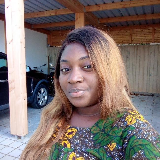 Useldange的保母: Sarah