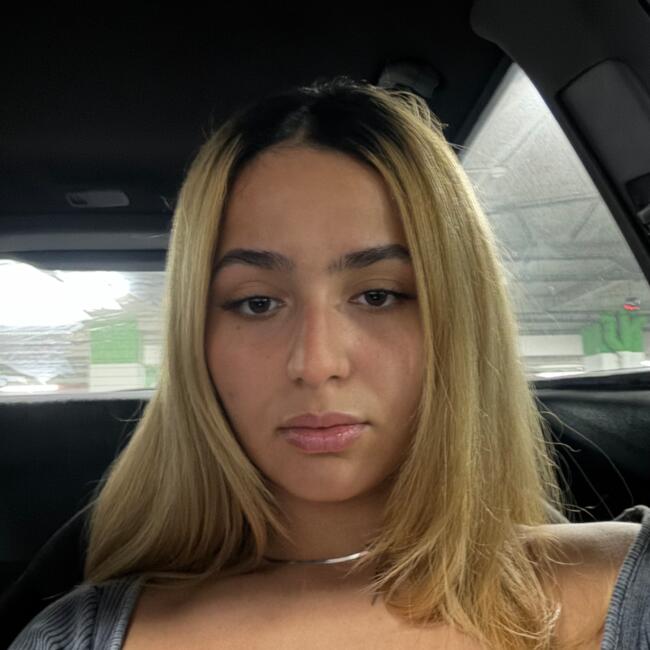 Babysitter em Porto de Mós (Distrito de Leiria): Bianca