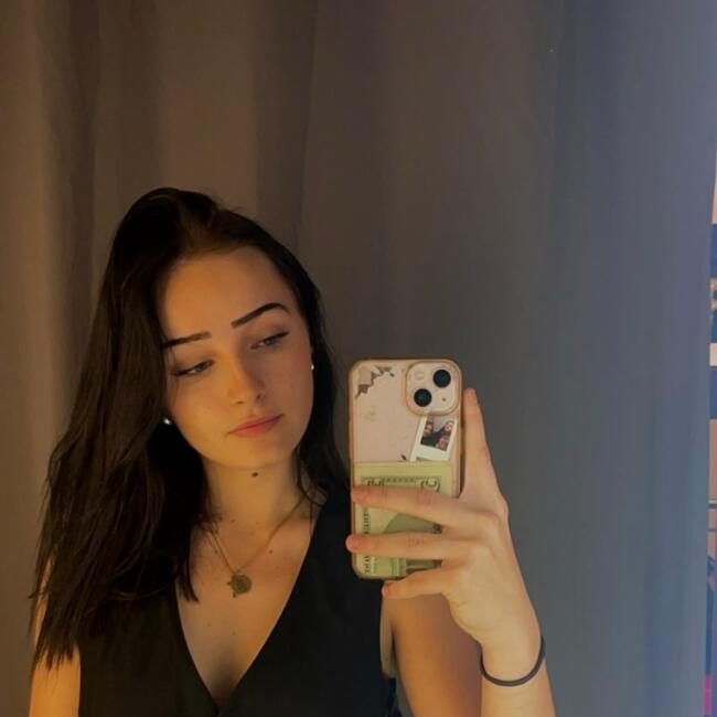 Babysitter in Saint-Cyprien (Pyrénées-Orientales): Sarah