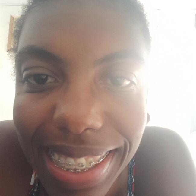 Babysitter in Niterói: Juliana