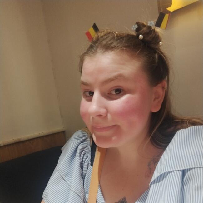 Babysitter in Mons: Eléonore