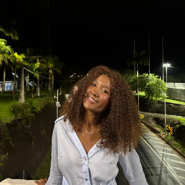 Babá em Vila Velha: Tainara