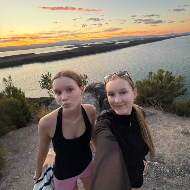 Babysitter in Auckland: Mia