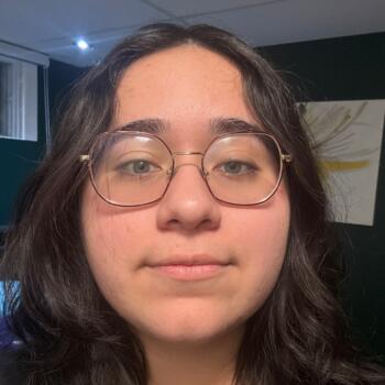 Babysitter in Sherbrooke: Andrea Ruiz