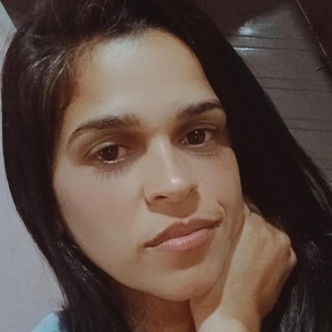 Babysitter in Simão Dias: Maria Mônica